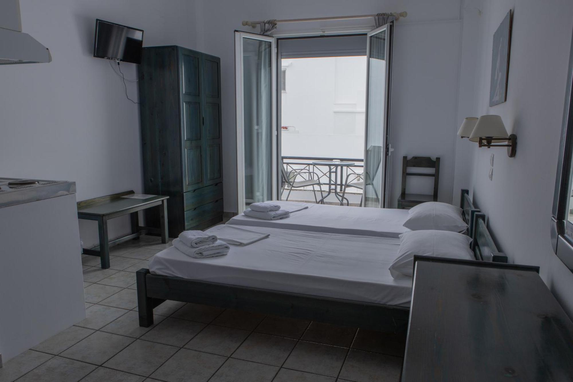 Soula Rooms Тинос Екстериор снимка