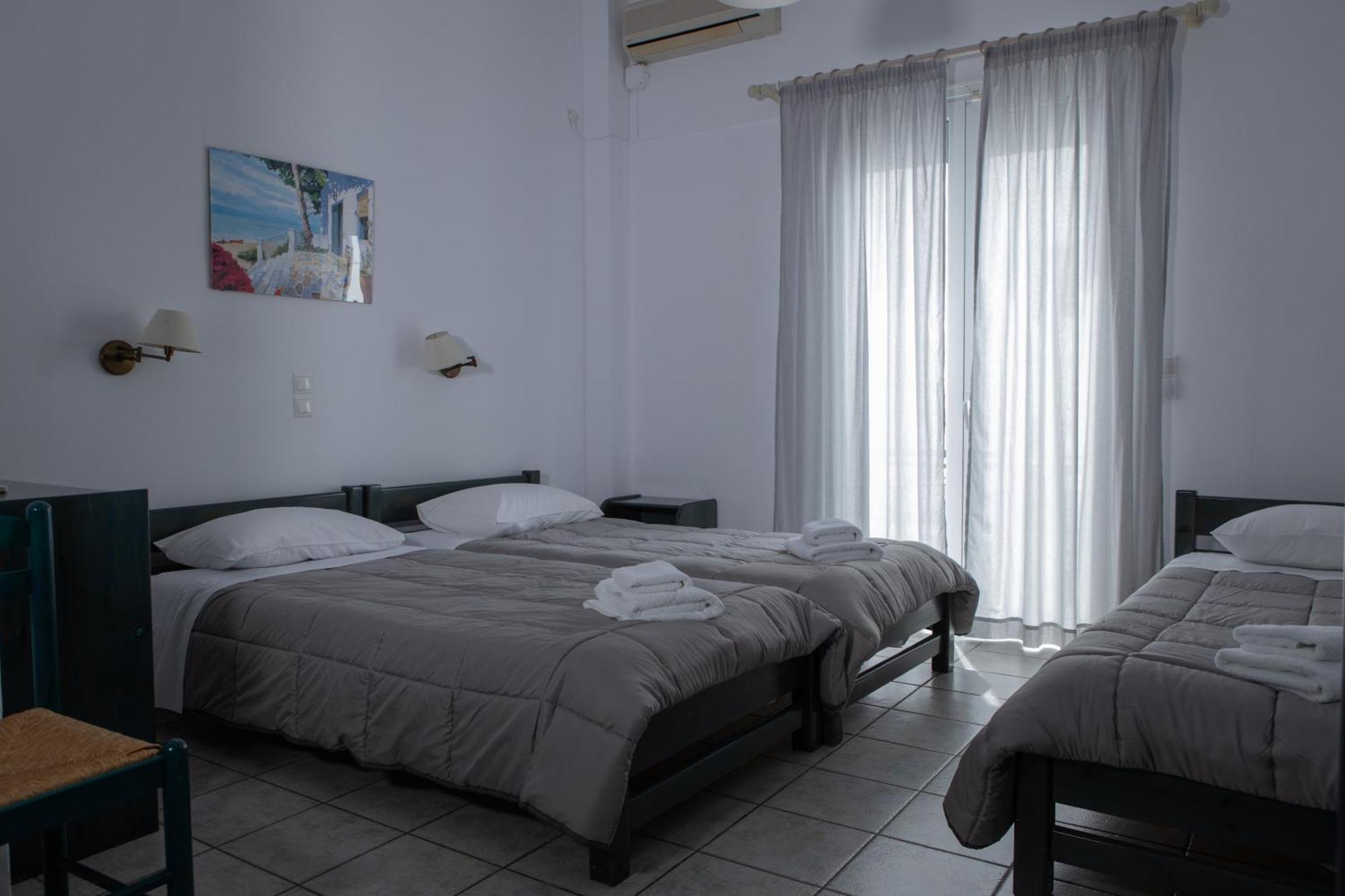 Soula Rooms Тинос Екстериор снимка