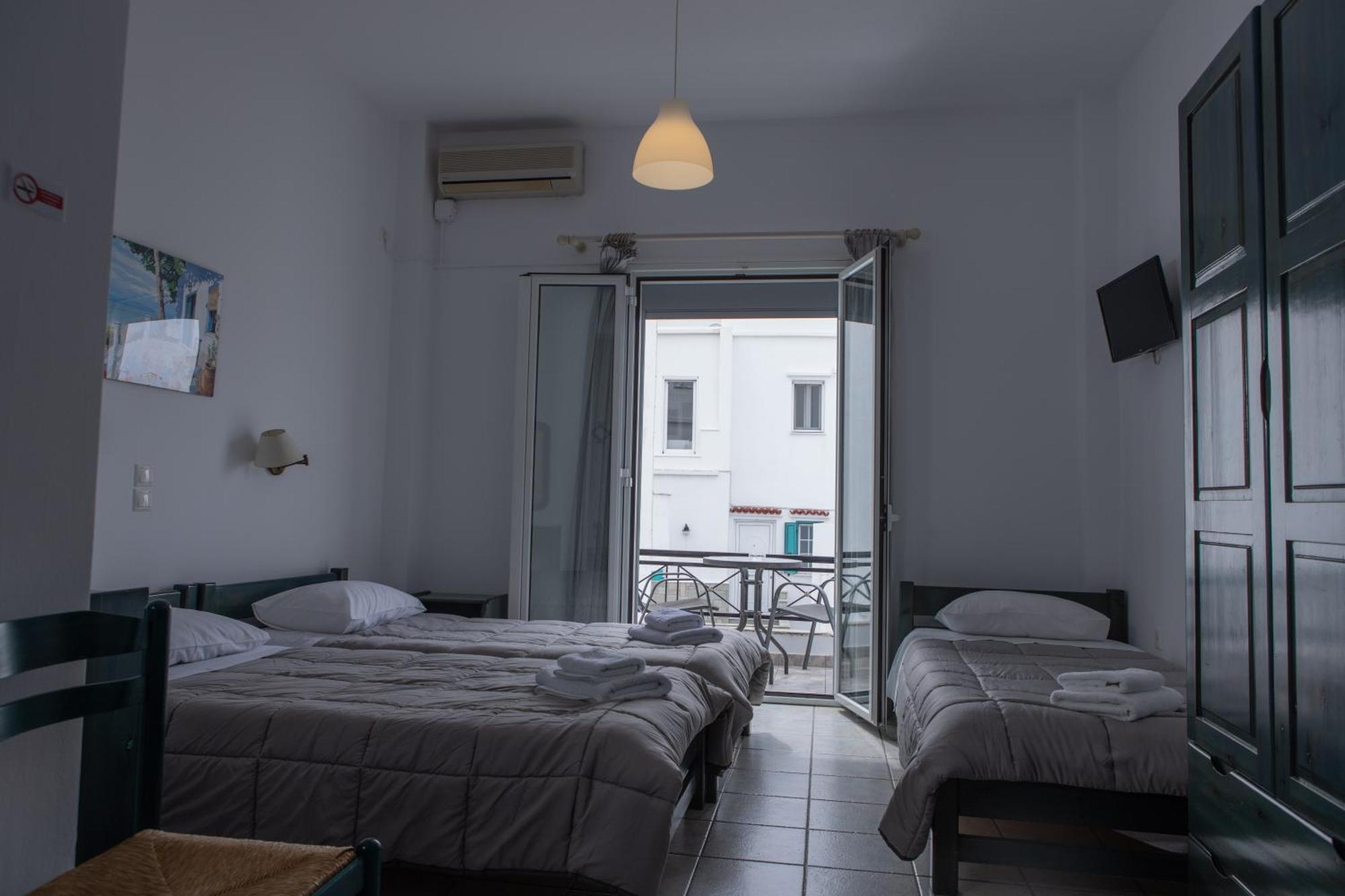 Soula Rooms Тинос Екстериор снимка