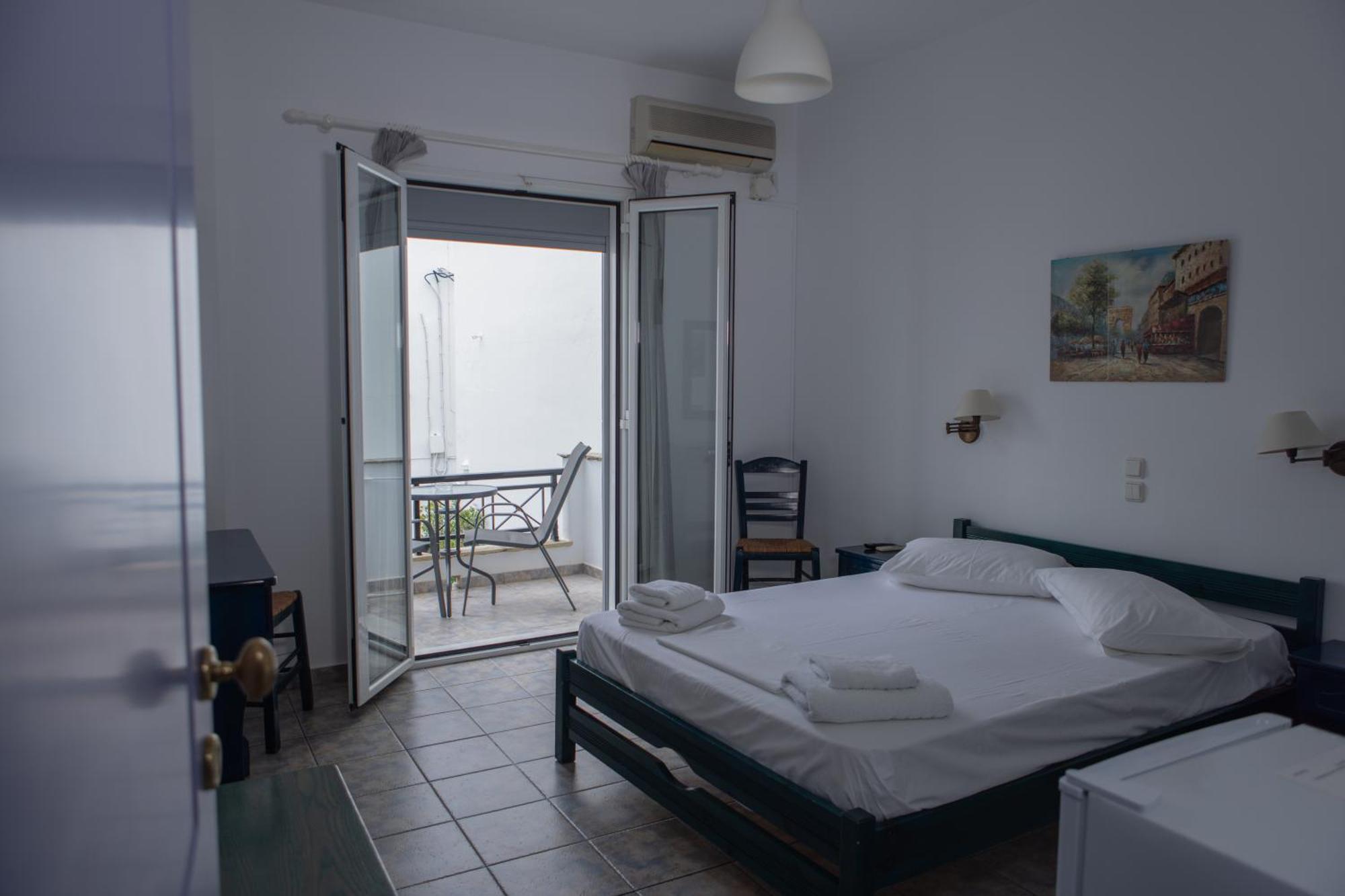 Soula Rooms Тинос Екстериор снимка