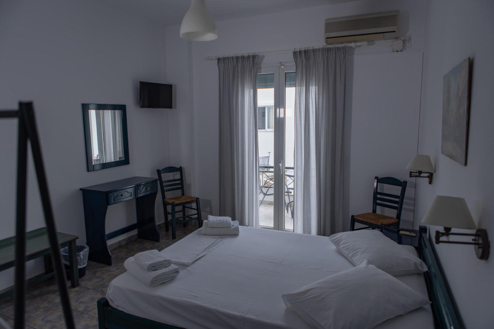 Soula Rooms Тинос Екстериор снимка
